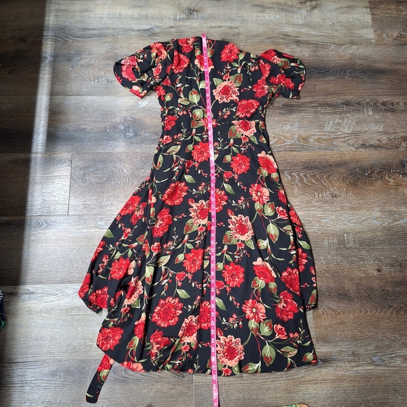 Forever 21 "Contemporary Floral Wrap" Dress, Size Medium CN165/92A - Picture 10 of 13